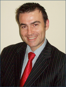 Julian Pottle, Director of Pottle Auctions. Specialist onsite house content auctions. Antiques in Sydney, Fine Art, Collectables, Valuations, Probate, Antique Auctions